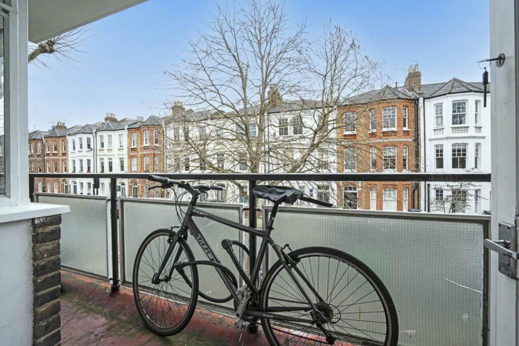Property image 2 of 8