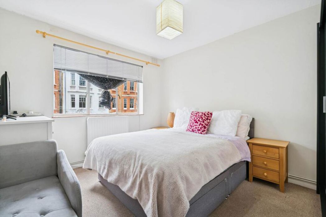 Property image 6 of 9