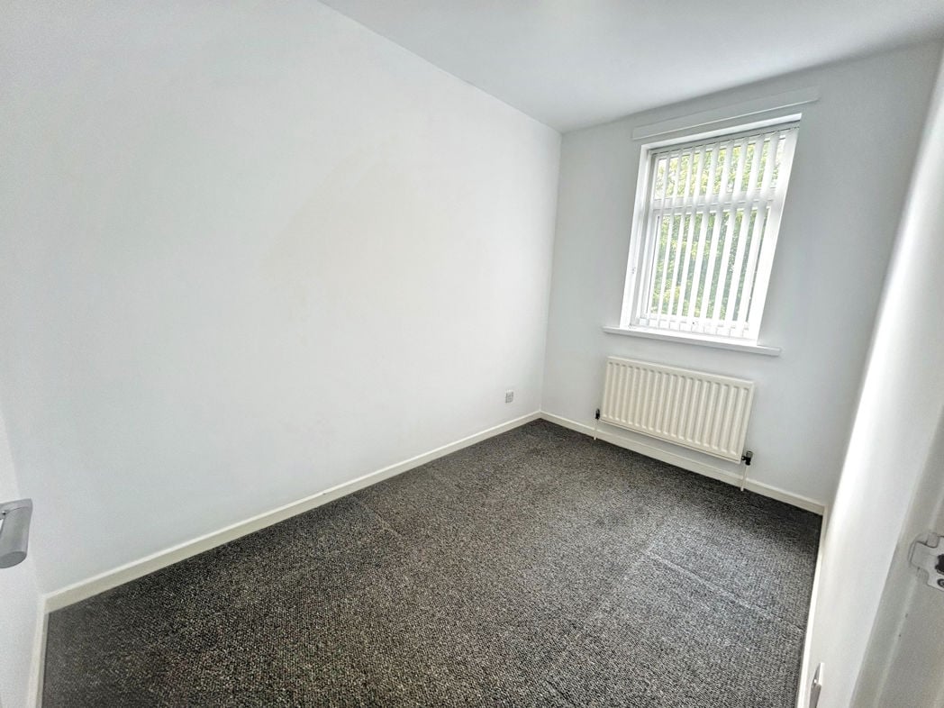 Property image 5 of 8