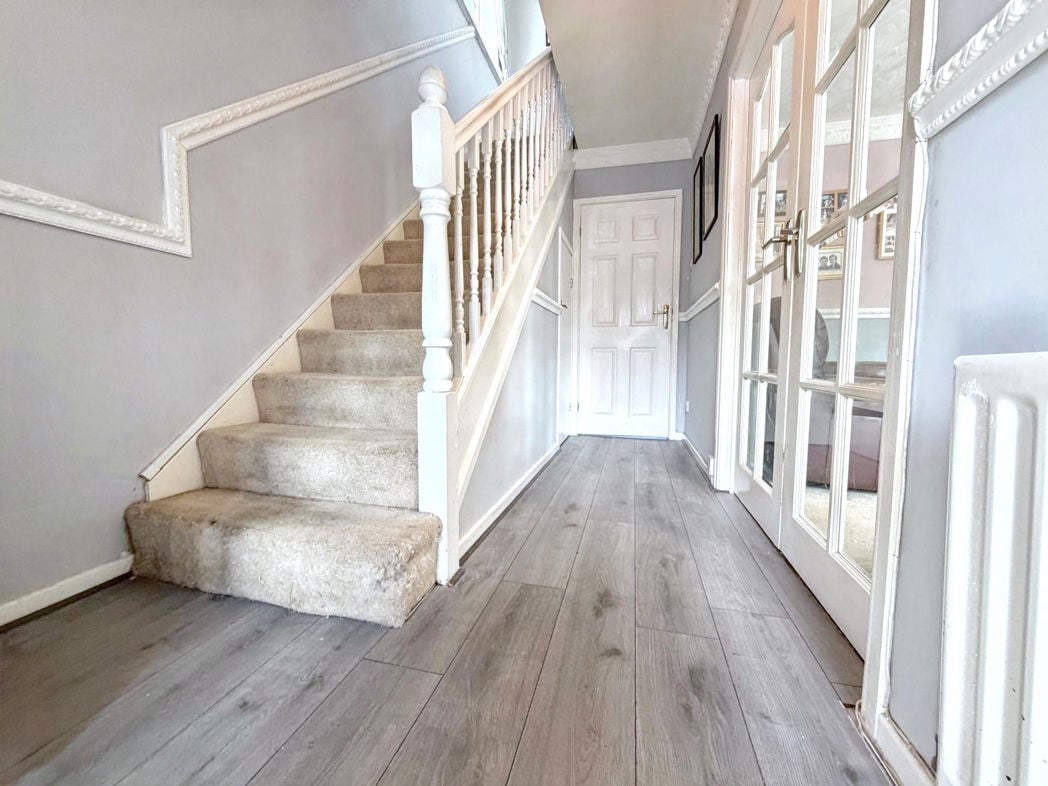 Entrance/Porch/Hallway