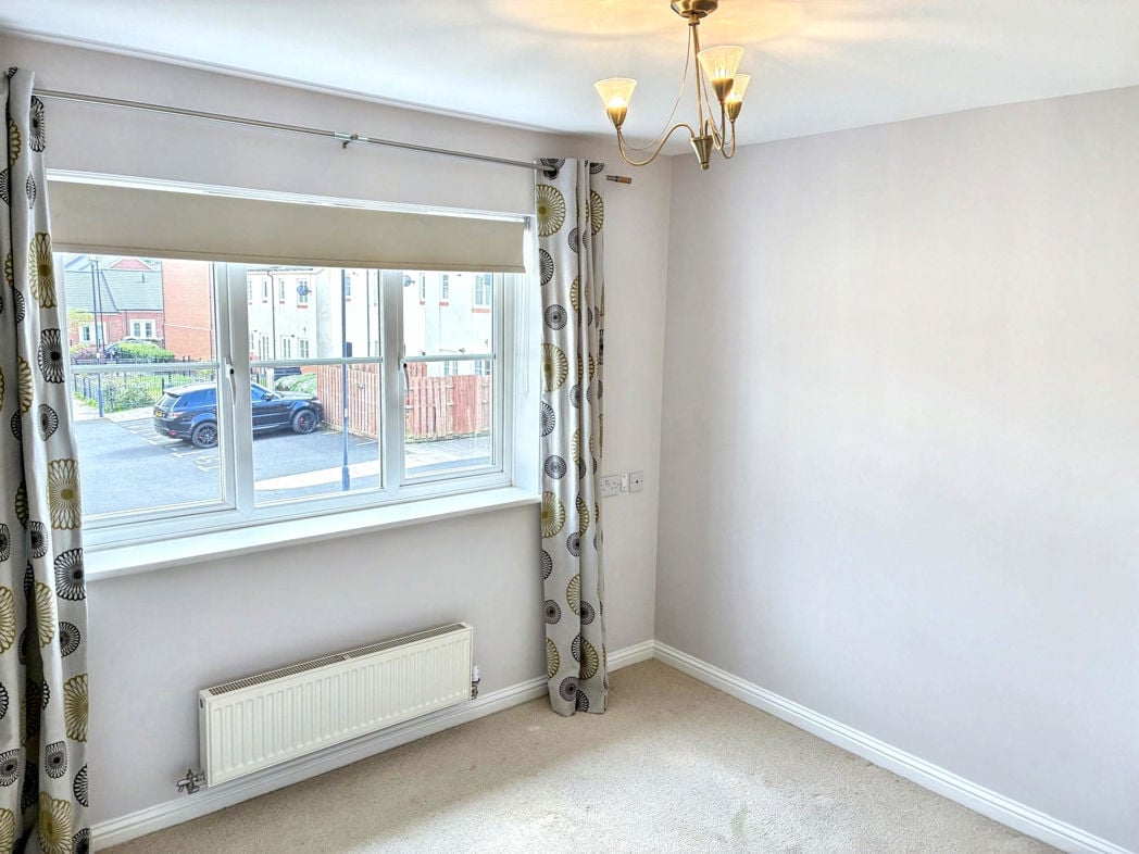 Property image 7 of 12