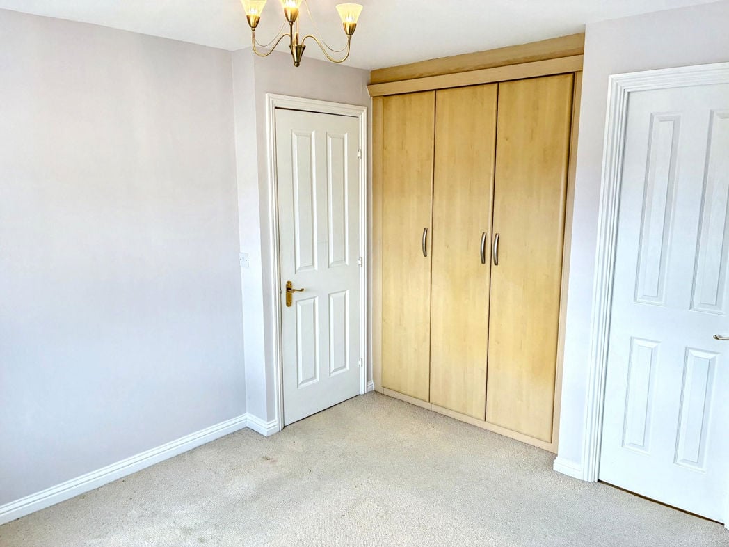 Property image 8 of 12