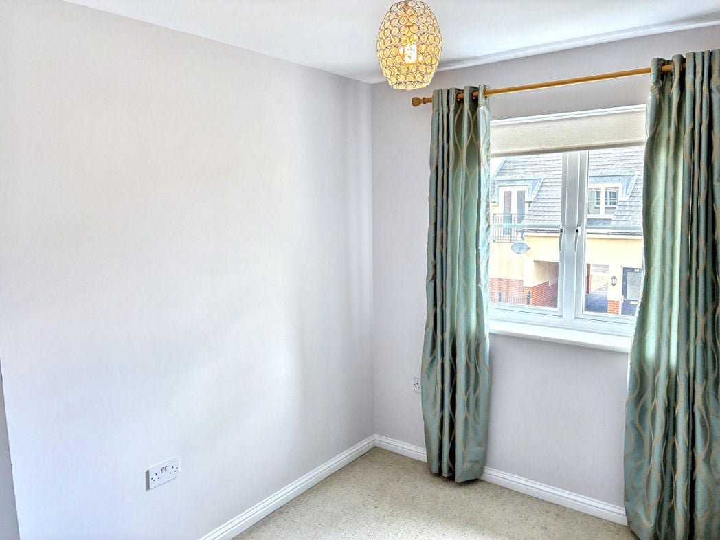Property image 10 of 12