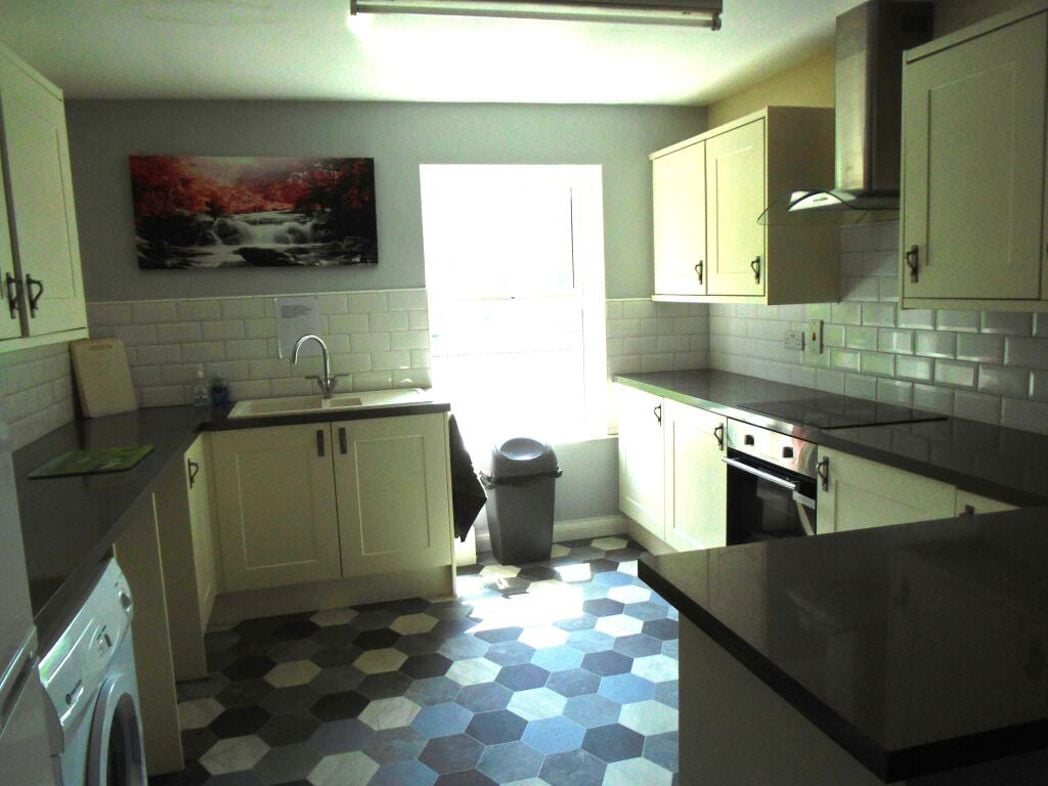 Property image 4 of 16