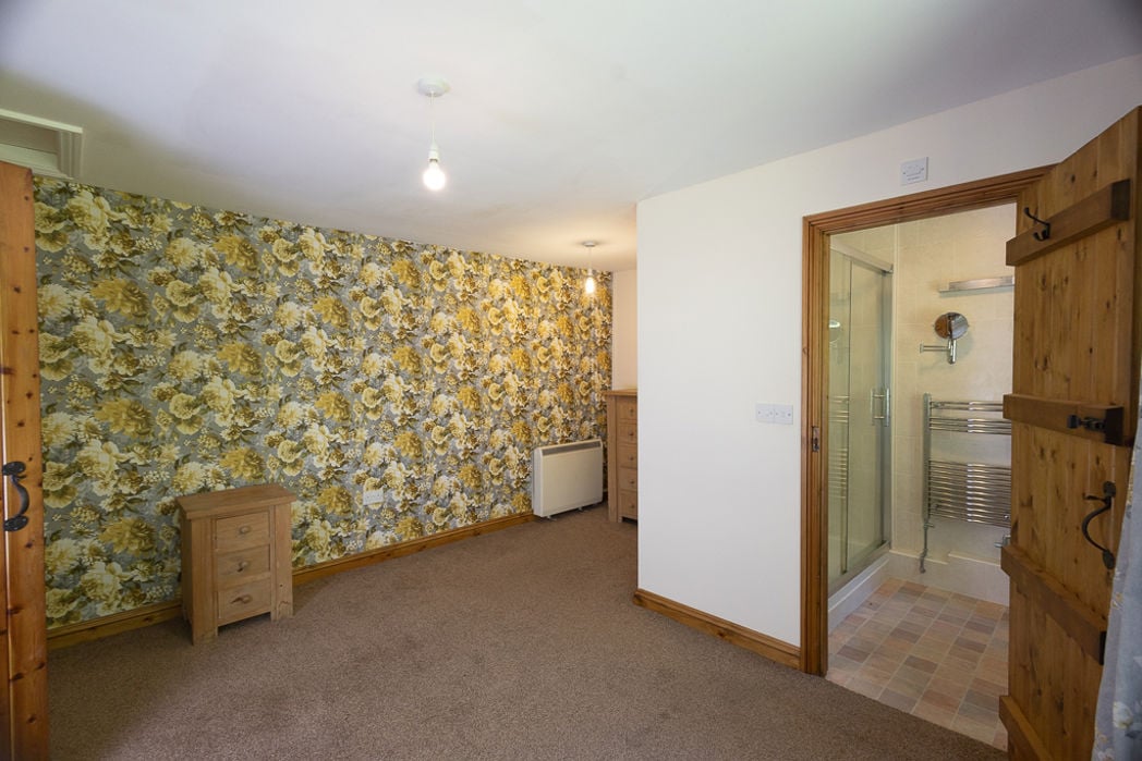 Property image 4 of 31