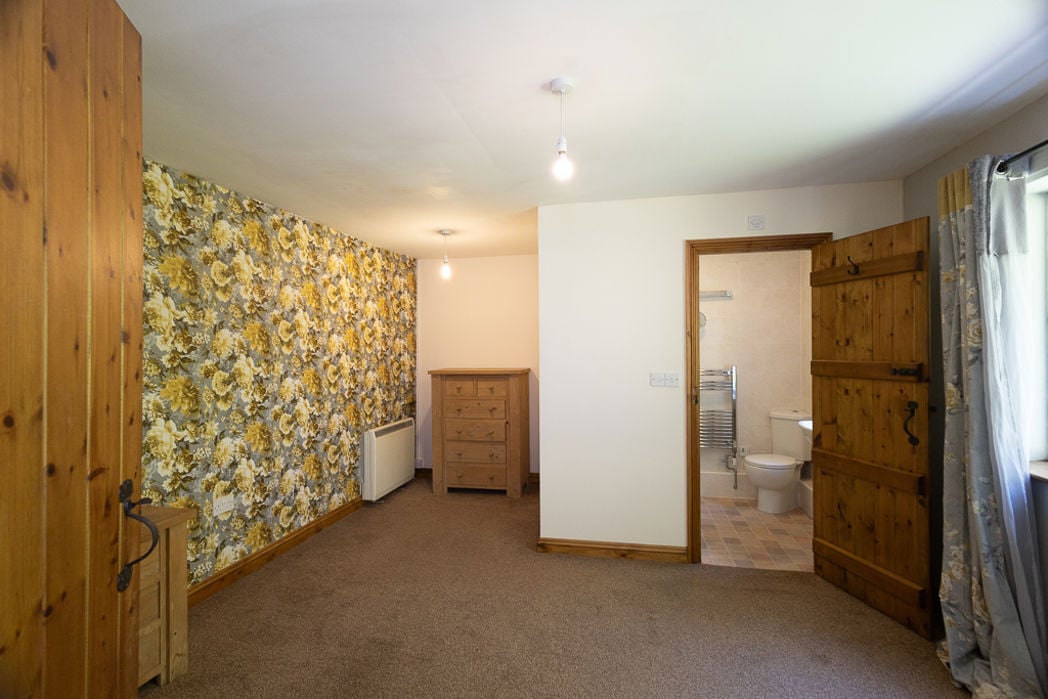 Property image 5 of 31