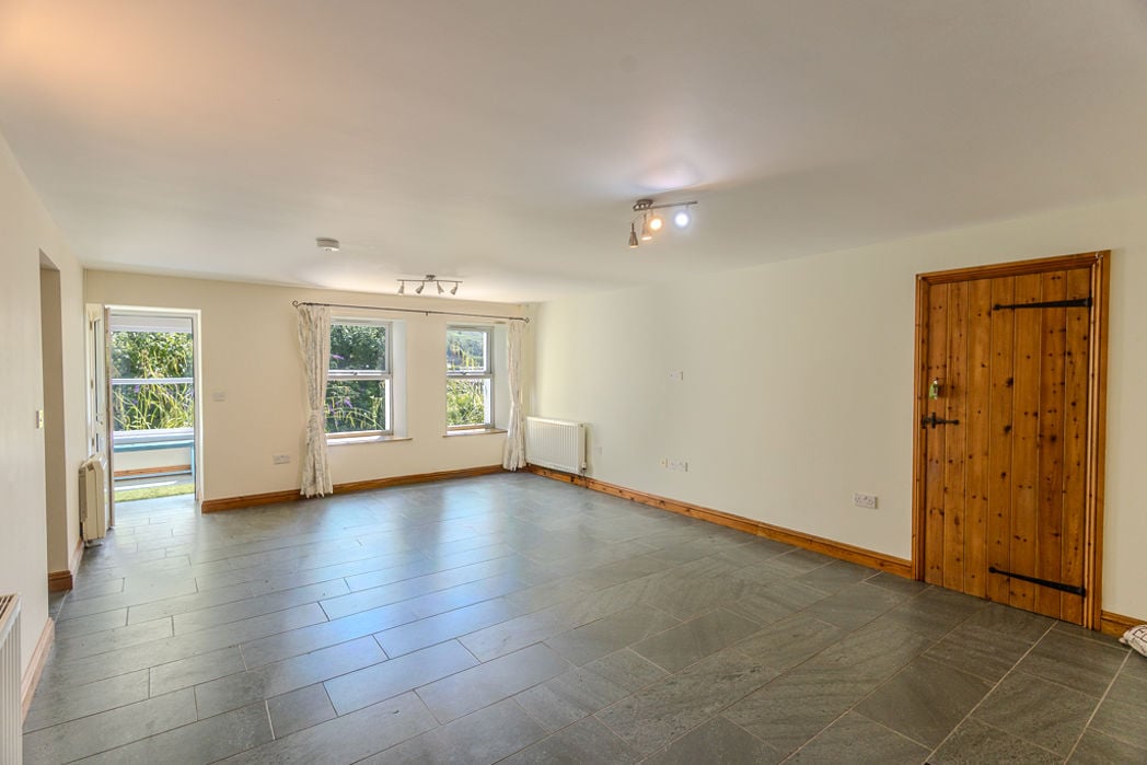 Property image 16 of 31