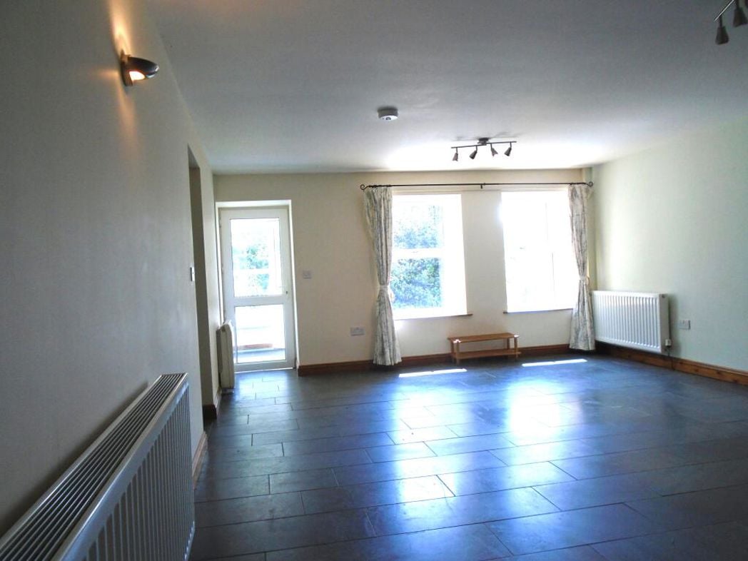 Property image 3 of 13