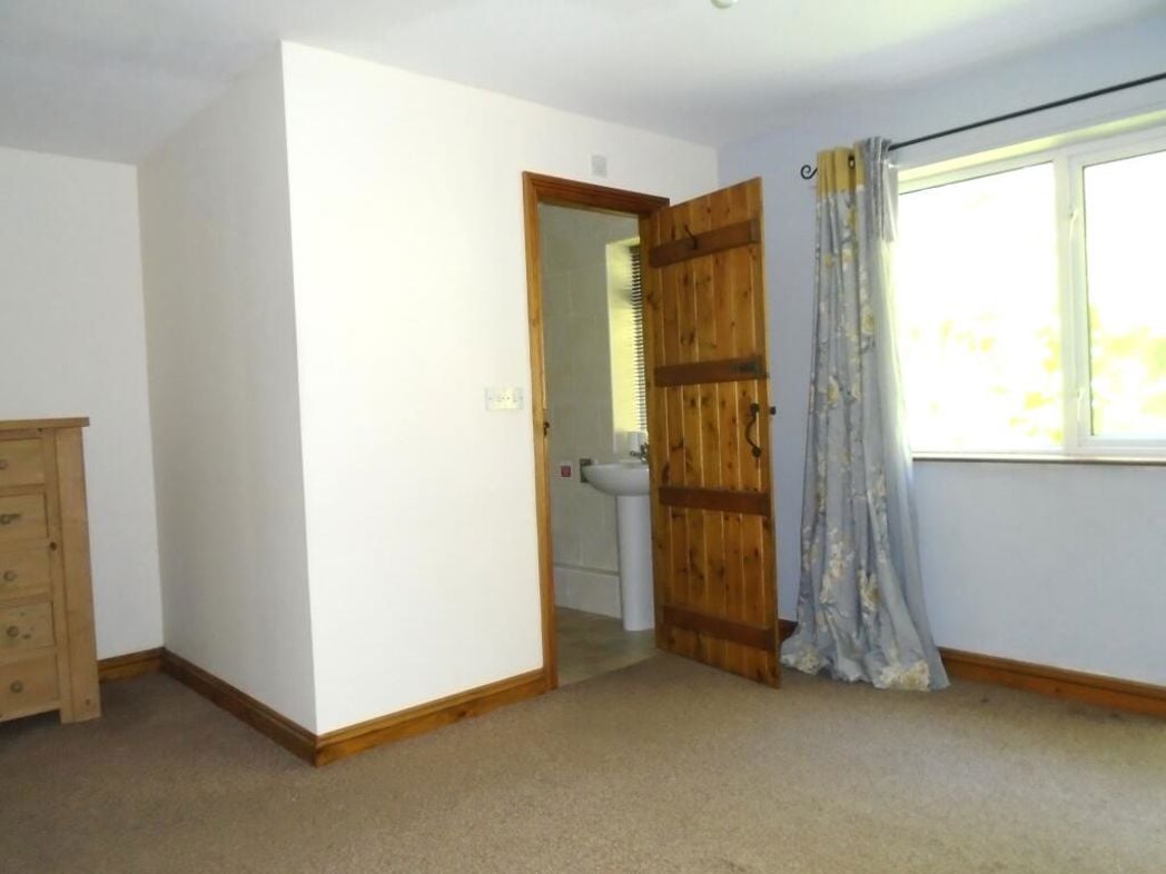 Property image 9 of 13