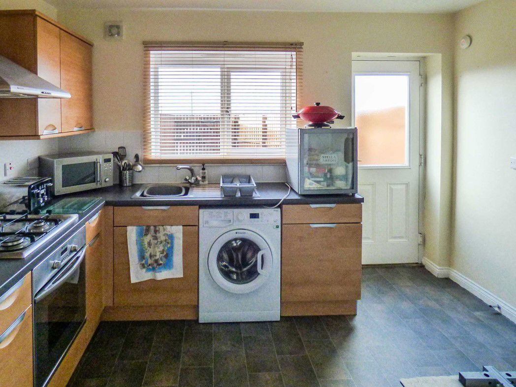 Property image 3 of 9