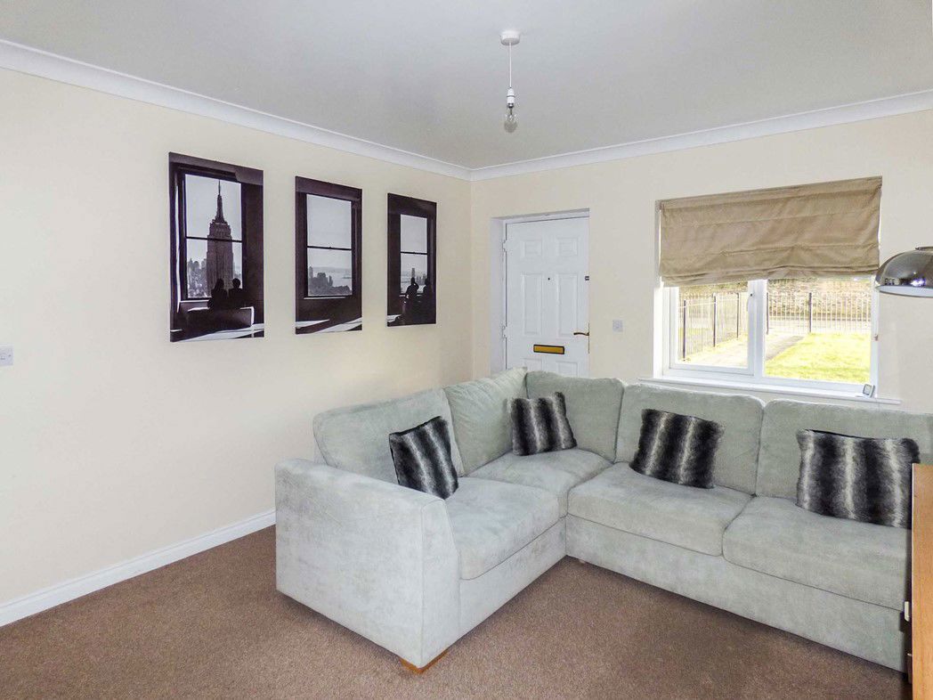 Property image 5 of 9