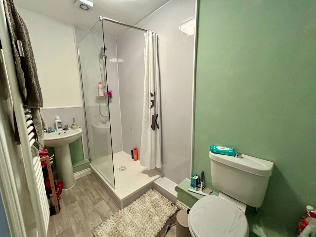 Property image 8 of 9