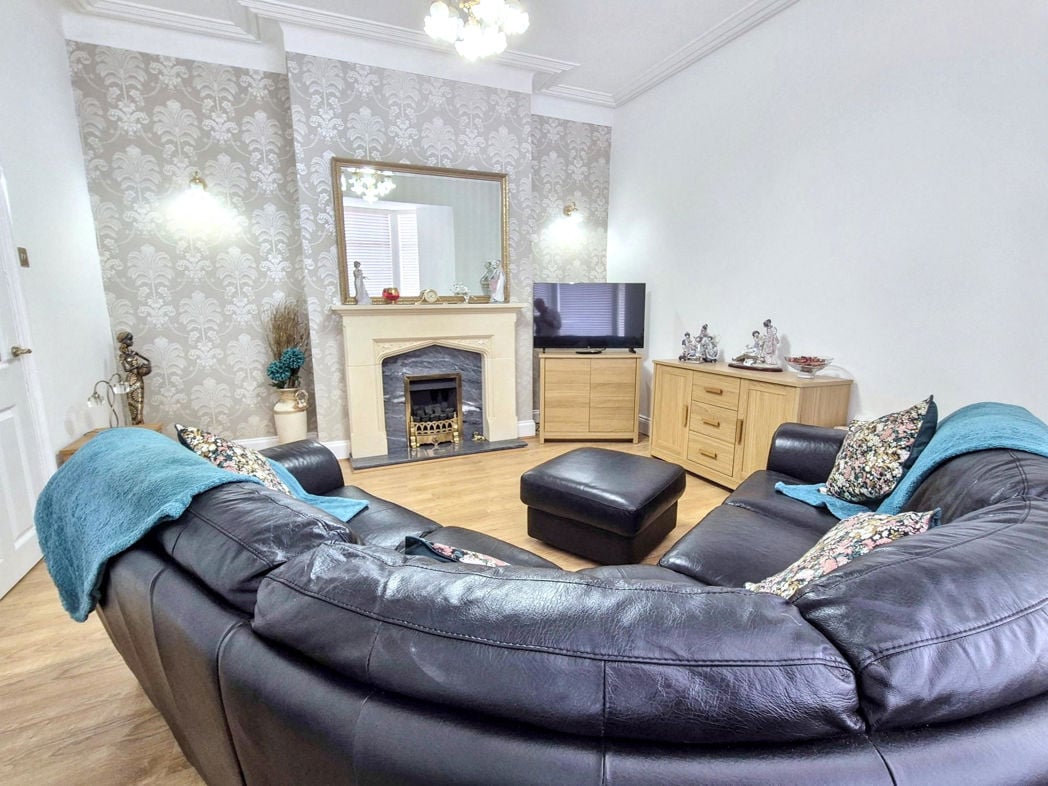 Property image 2 of 27