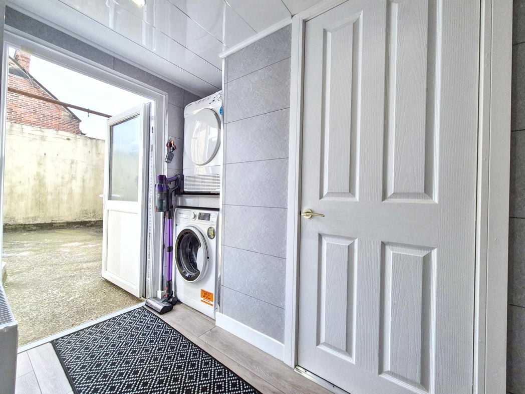 Property image 14 of 27