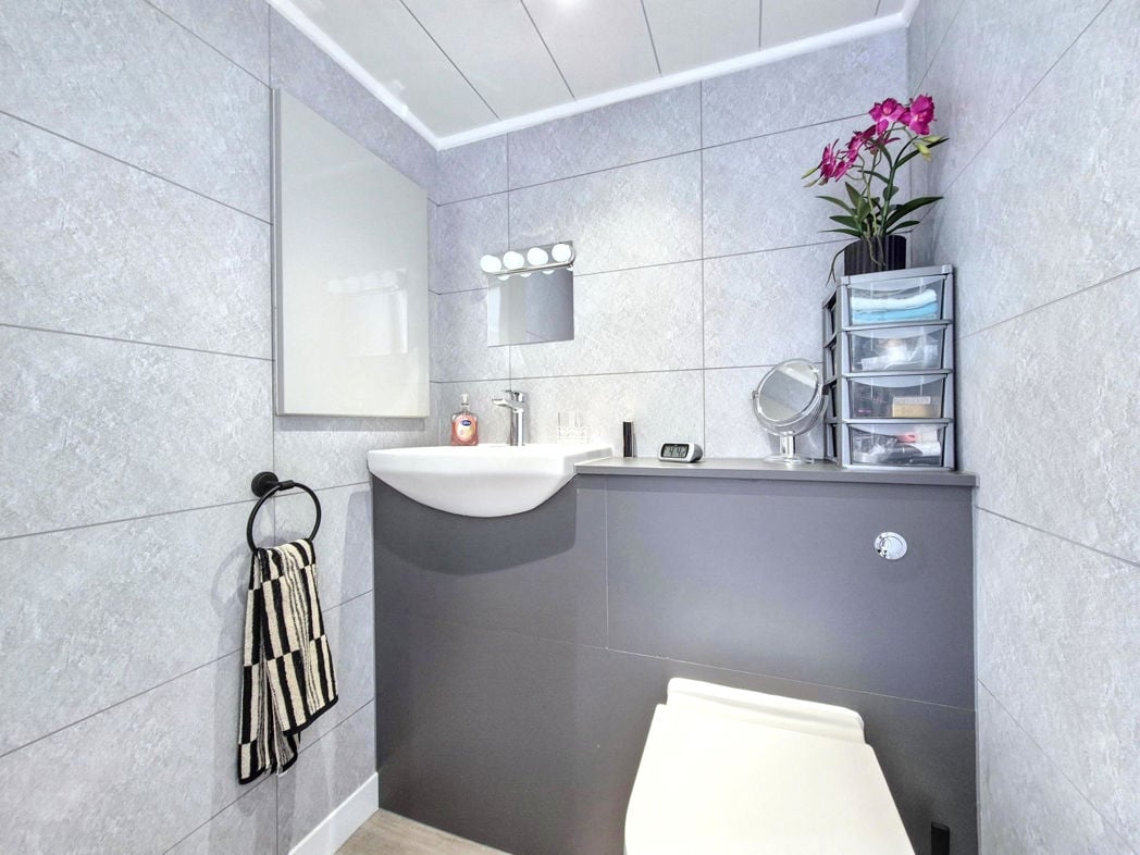 Property image 15 of 27
