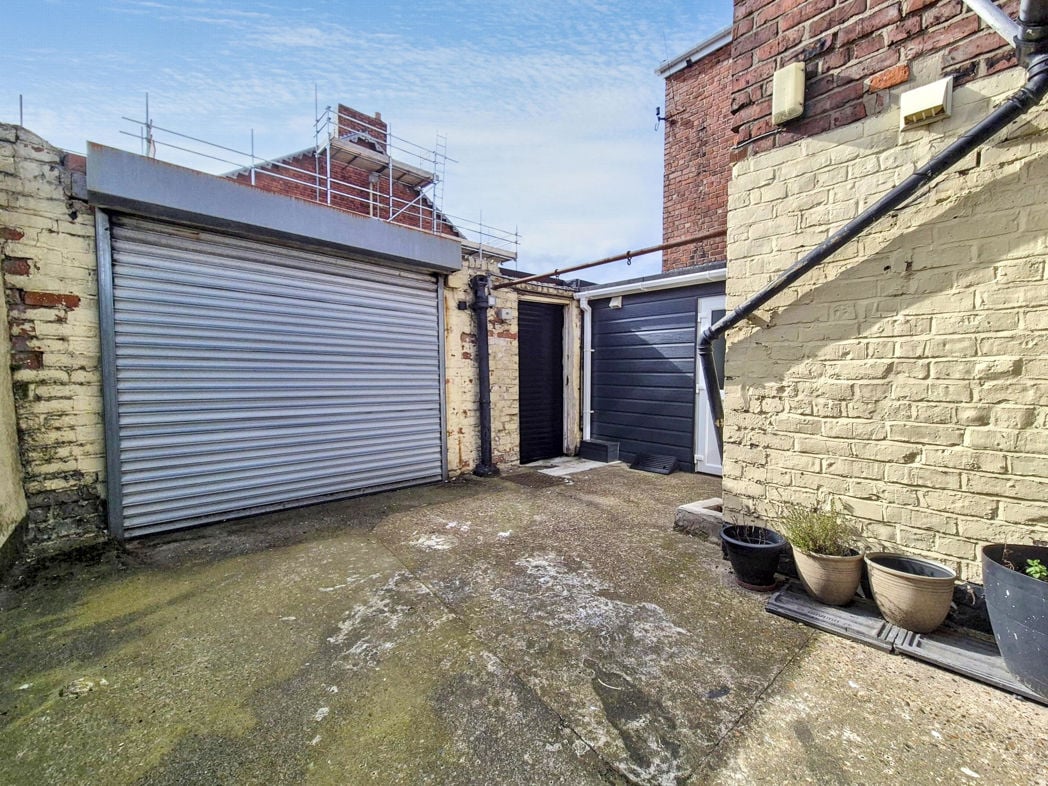 Property image 25 of 27