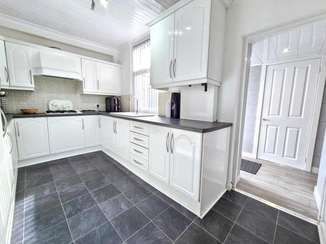 Property image 12 of 27
