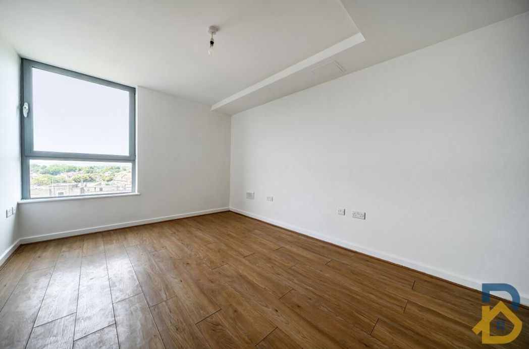 Property image 5 of 11