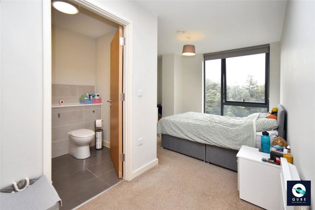 Property image 5 of 12