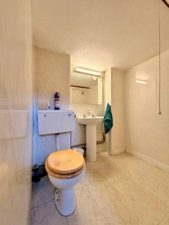 Property image 6 of 35