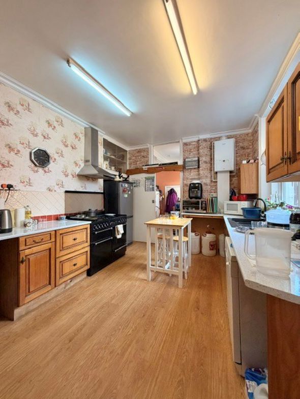 Property image 8 of 35