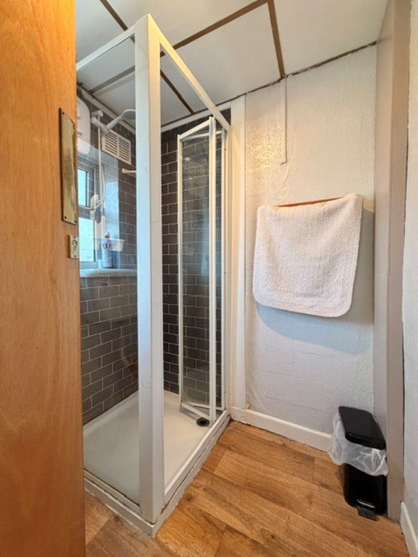 Property image 24 of 35