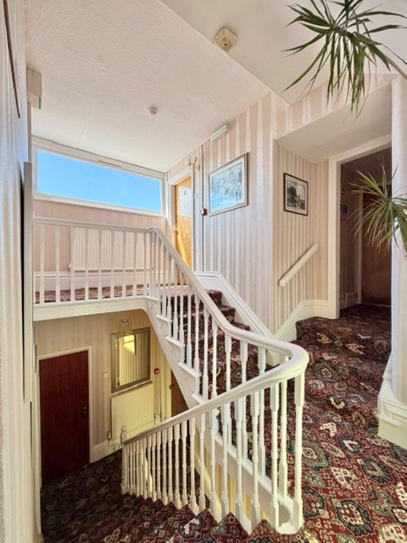 Property image 33 of 35