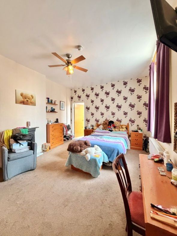 Property image 30 of 35