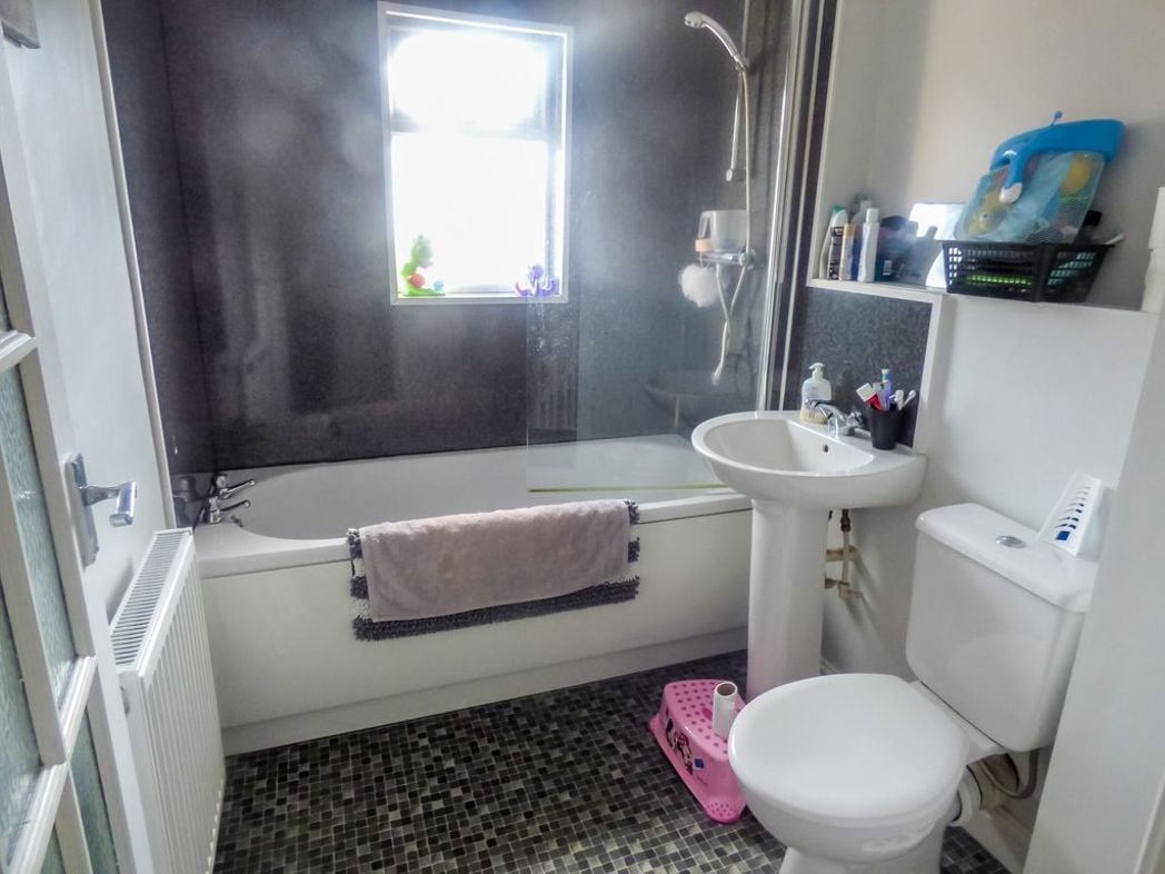 Property image 2 of 7
