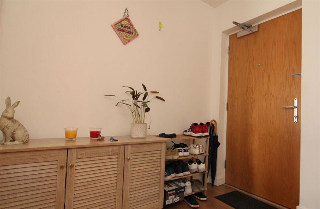 Property image 11 of 15