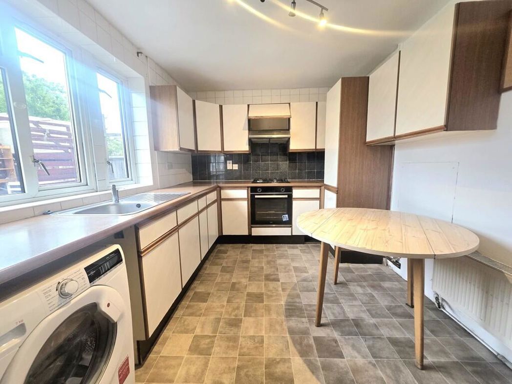 Property image 3 of 9