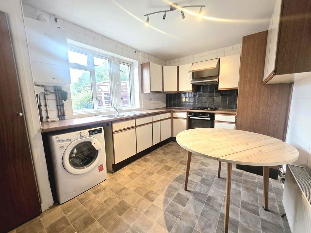 Property image 4 of 9