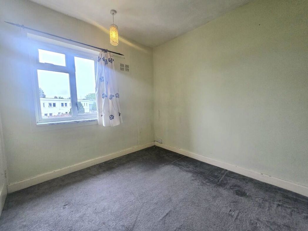 Property image 6 of 9