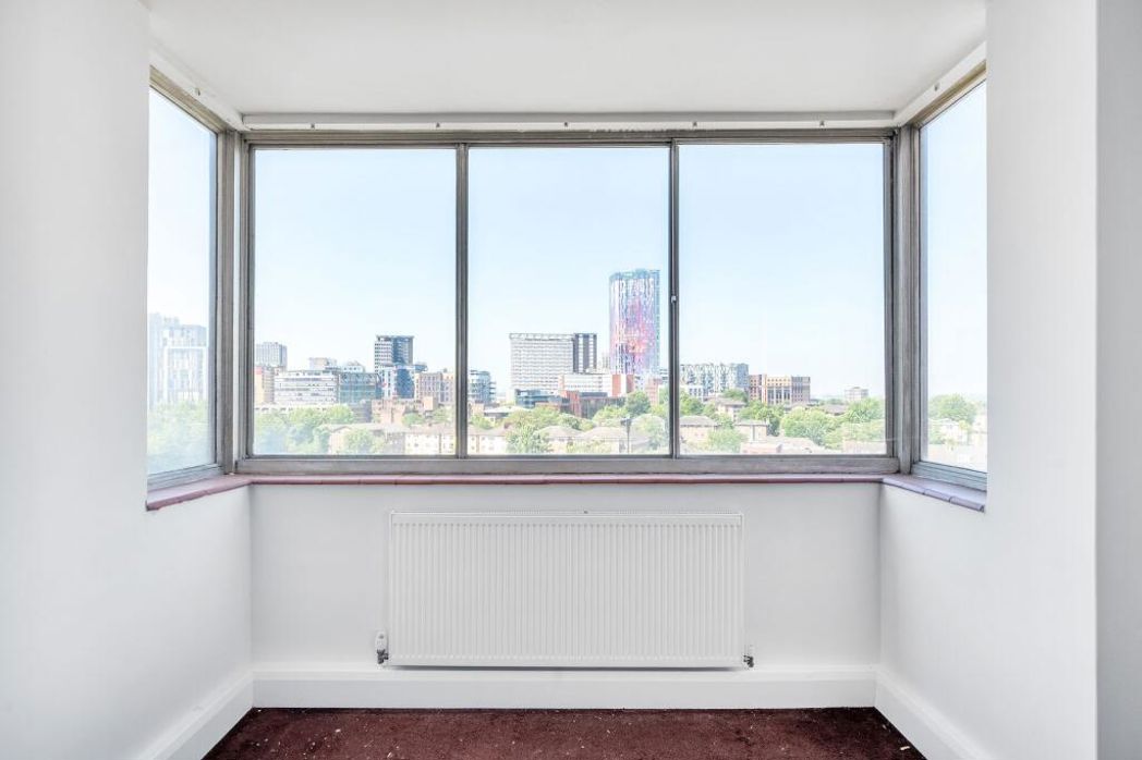 Property image 4 of 11