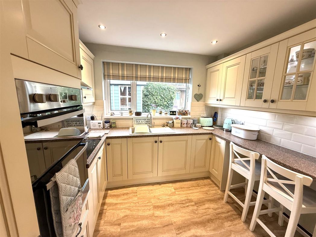 Property image 6 of 11