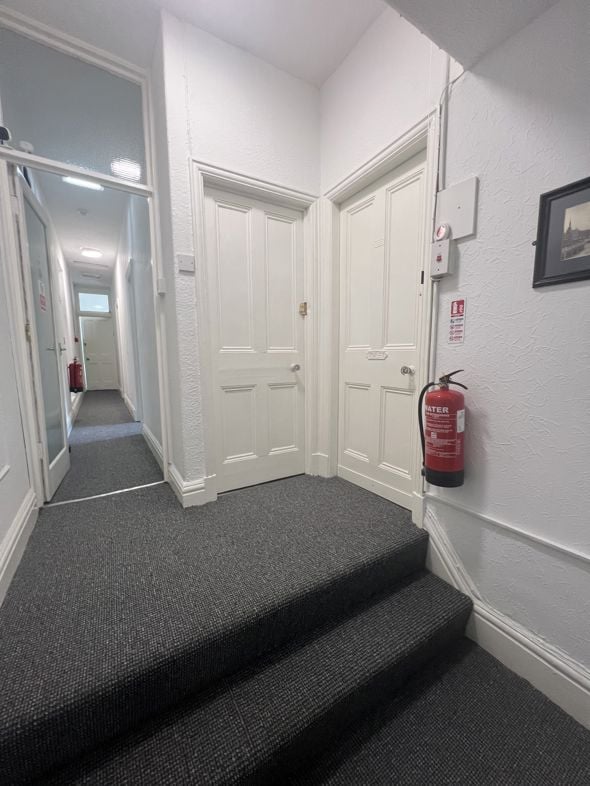 Property image 8 of 33