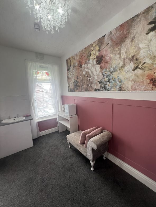 Property image 9 of 33