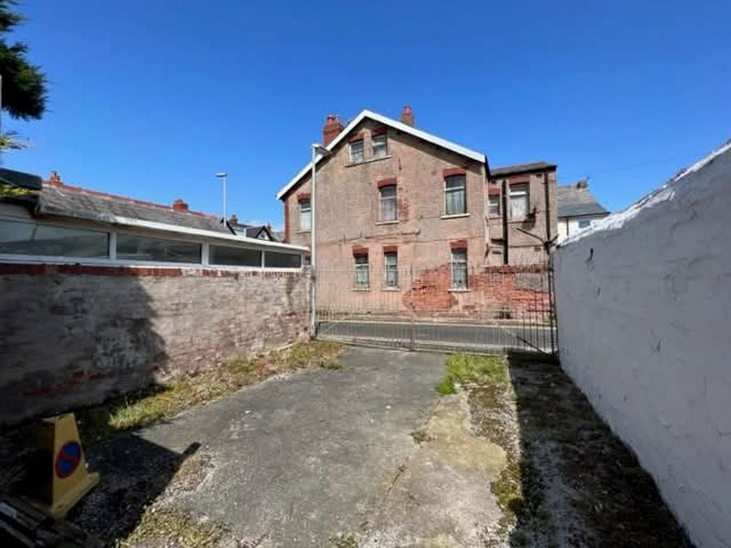 Property image 32 of 33
