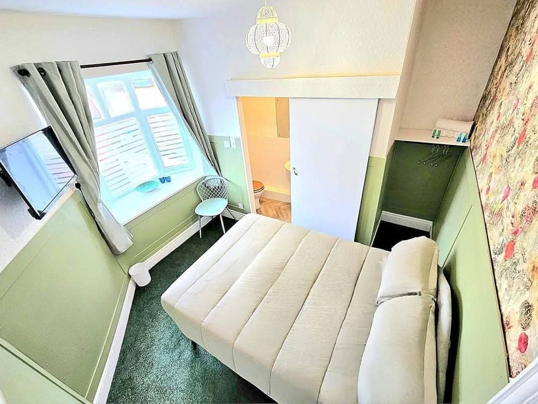 Property image 19 of 33