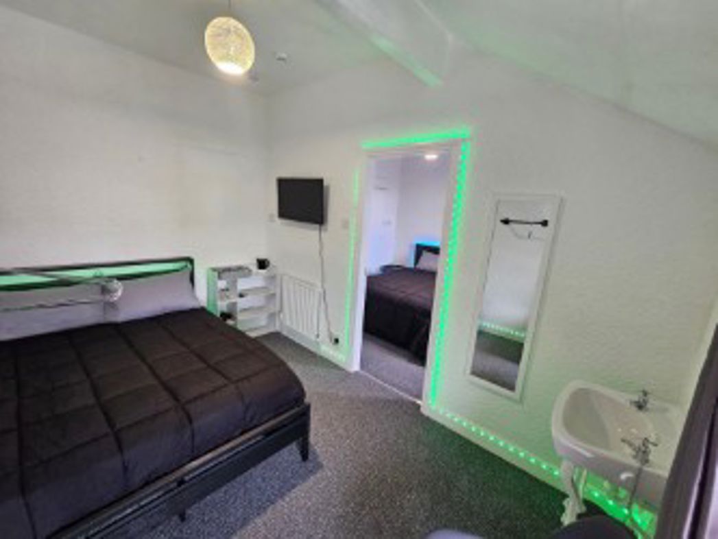 Property image 23 of 33