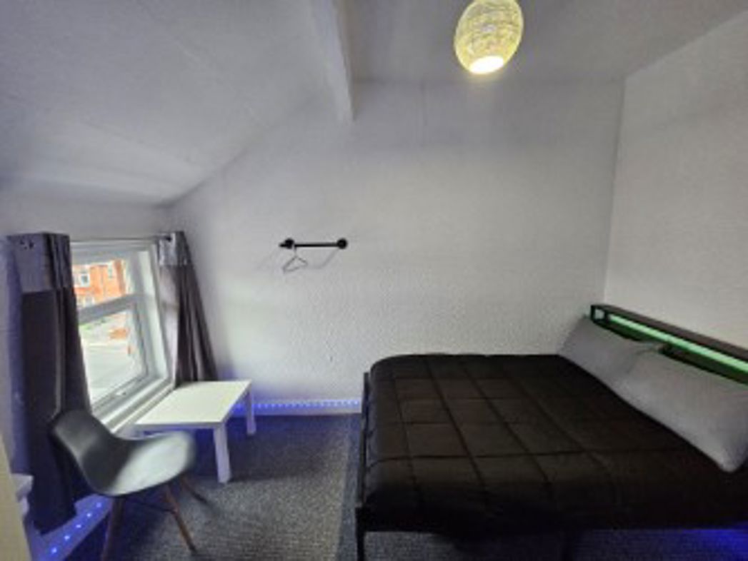 Property image 24 of 33