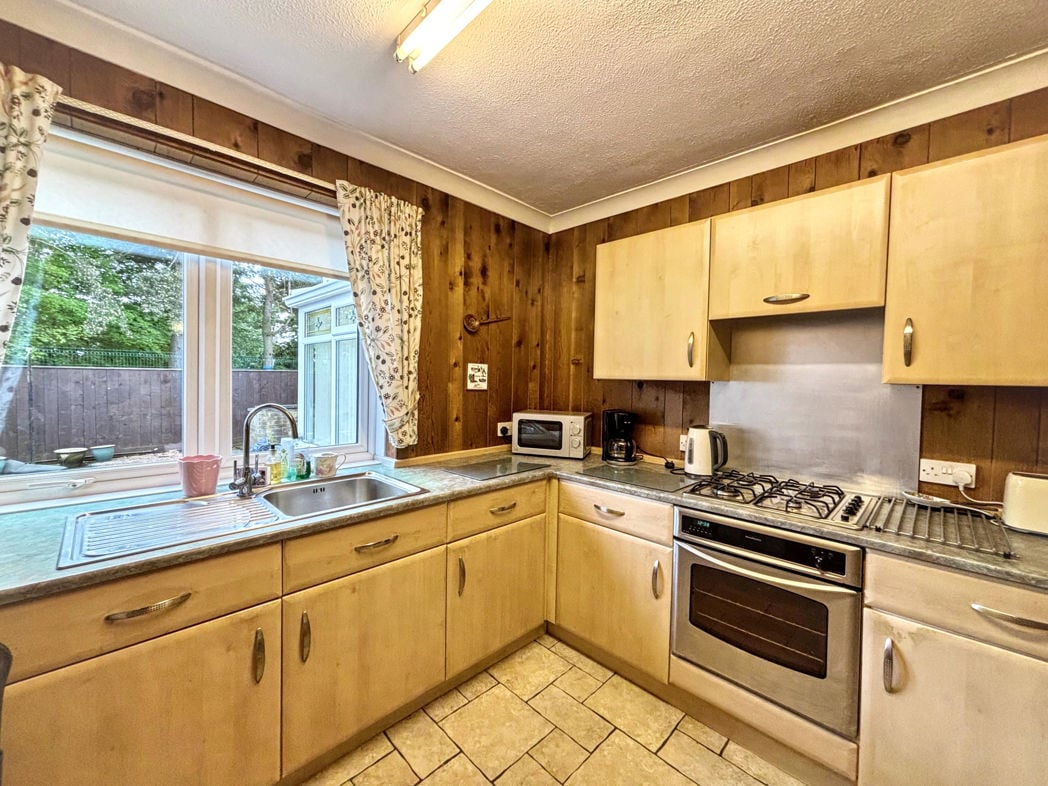 Property image 9 of 21
