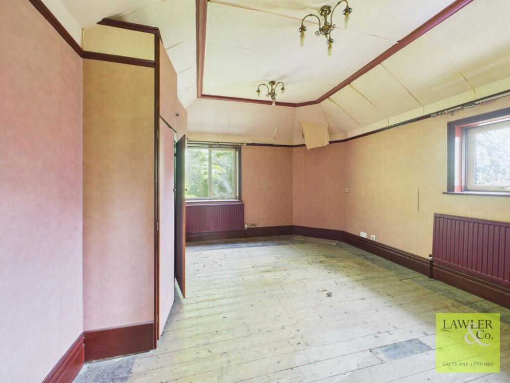 Property image 11 of 21