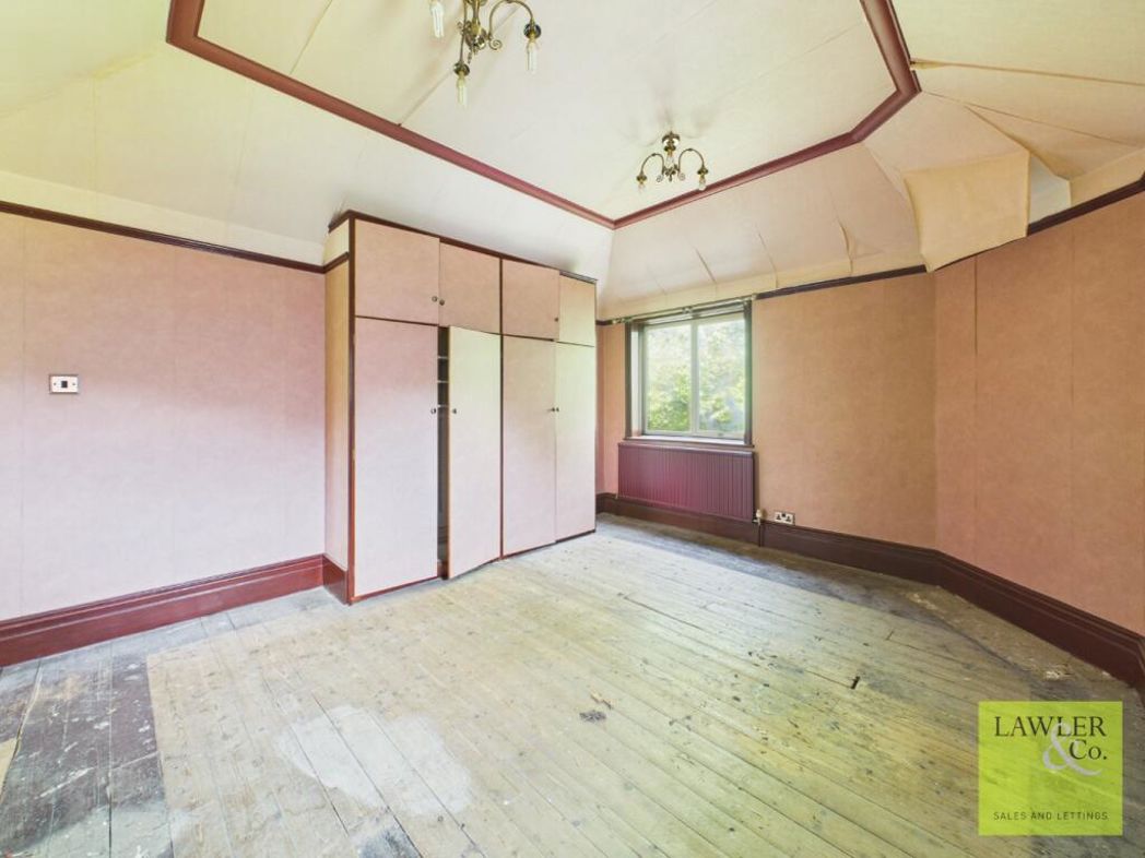 Property image 12 of 21