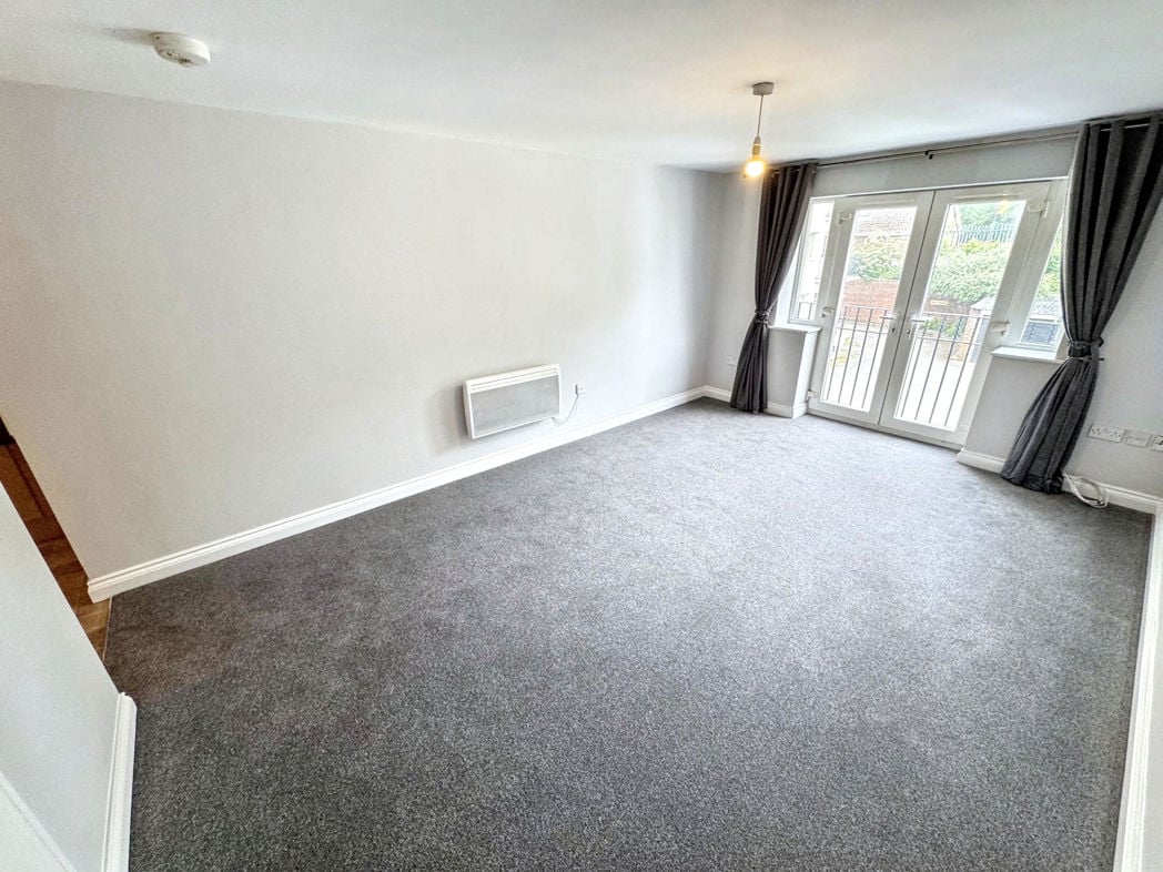 Property image 2 of 8