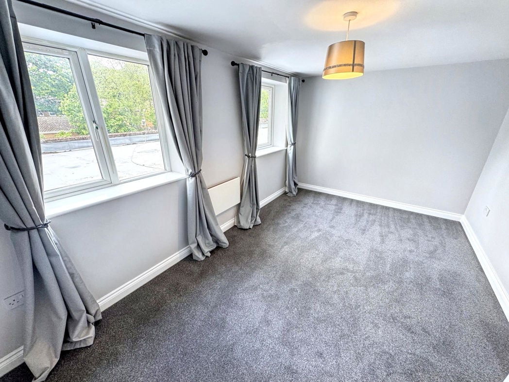 Property image 6 of 8