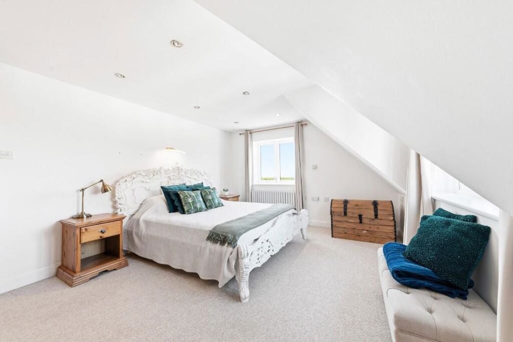 Property image 19 of 45