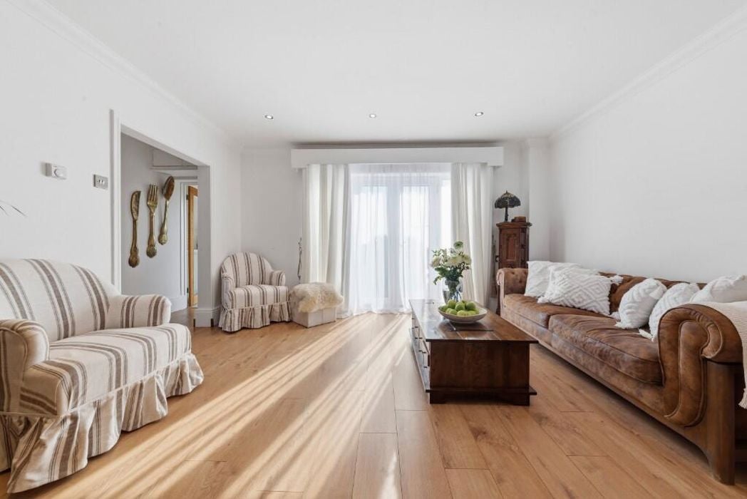 Property image 10 of 45