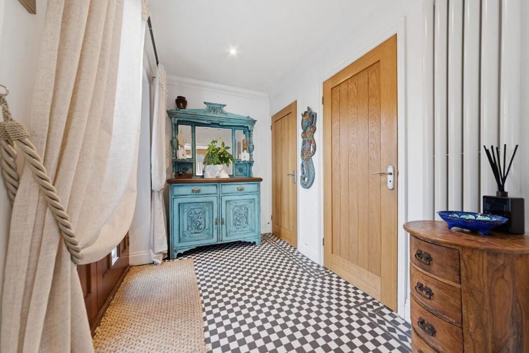 Property image 4 of 45