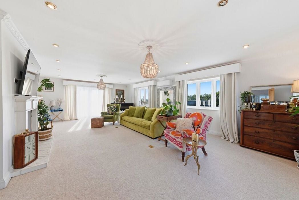 Property image 14 of 45